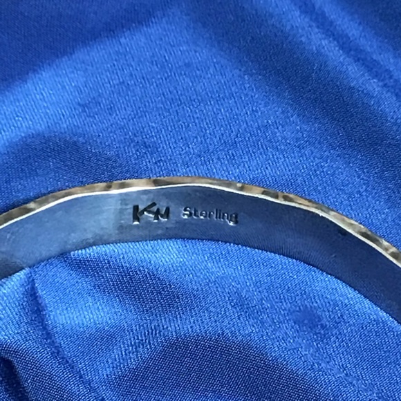 HAND STAMPED STERLING SOUTHWESTERN STYLE CUFF - Picture 4 of 7